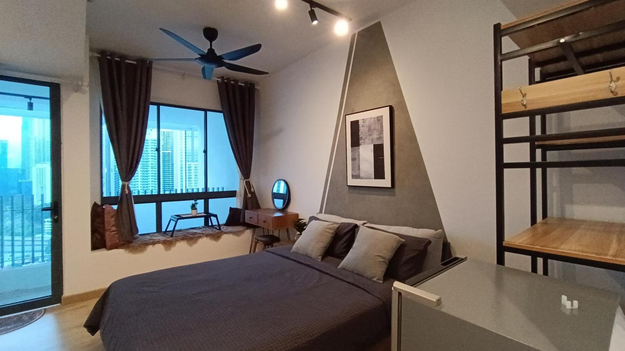C14B Modern Infinity Pool Klcc Balcony View Apartment กัวลาลัมเปอร์ ภายนอก รูปภาพ